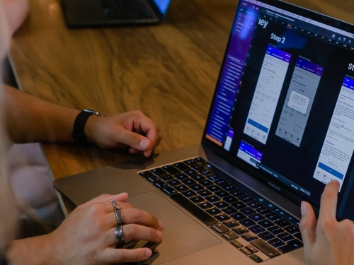 Vhi Graphite partnership header